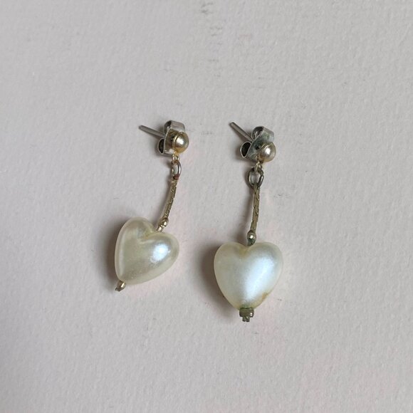 vintage heart-shaped pearl drop earrings - Picture 1 of 3